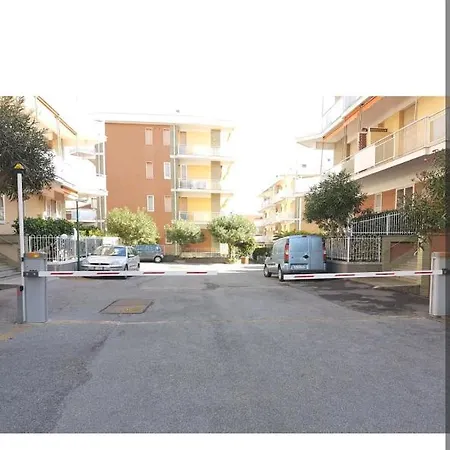 La Casa Bianca Tatil Evi Ceriale